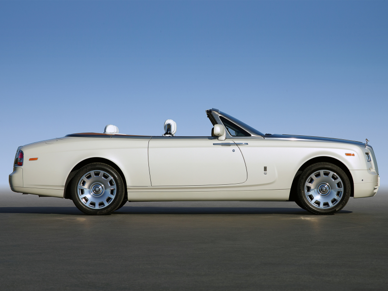 Rolls-Royce Phantom Drophead Coupe UK-spec '2012–?.?.