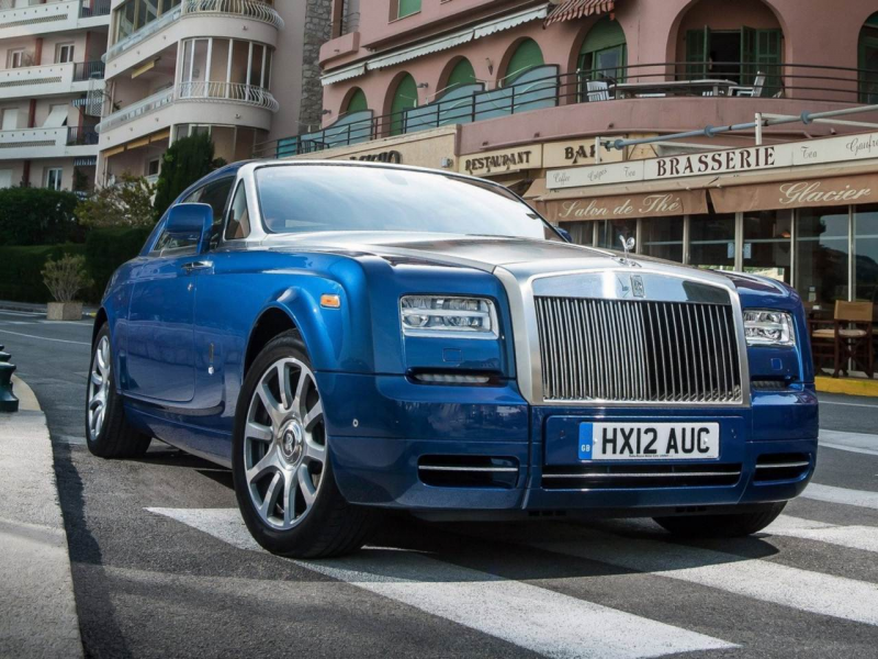 Rolls-Royce Phantom de 2ª geração chega ao mercado