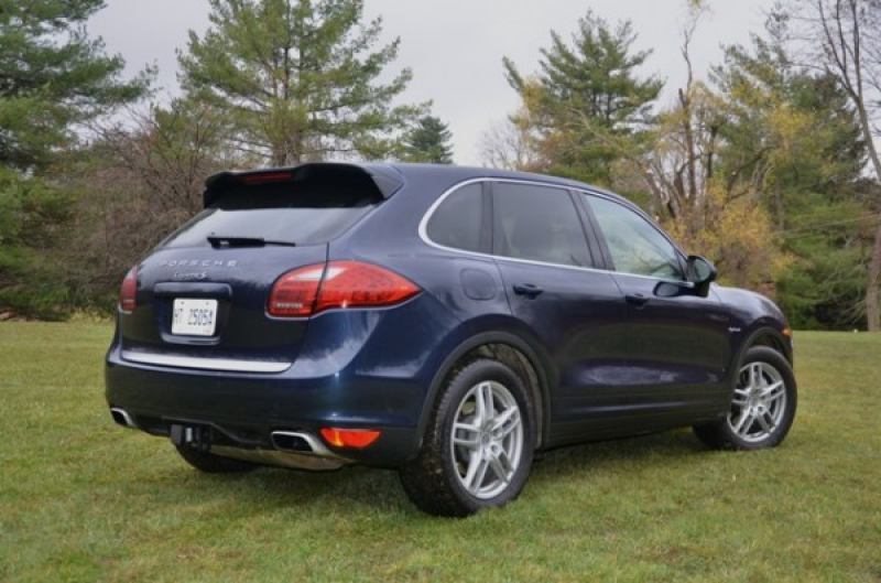 Going for 30 MPG in the 2012 Cayenne Hybrid