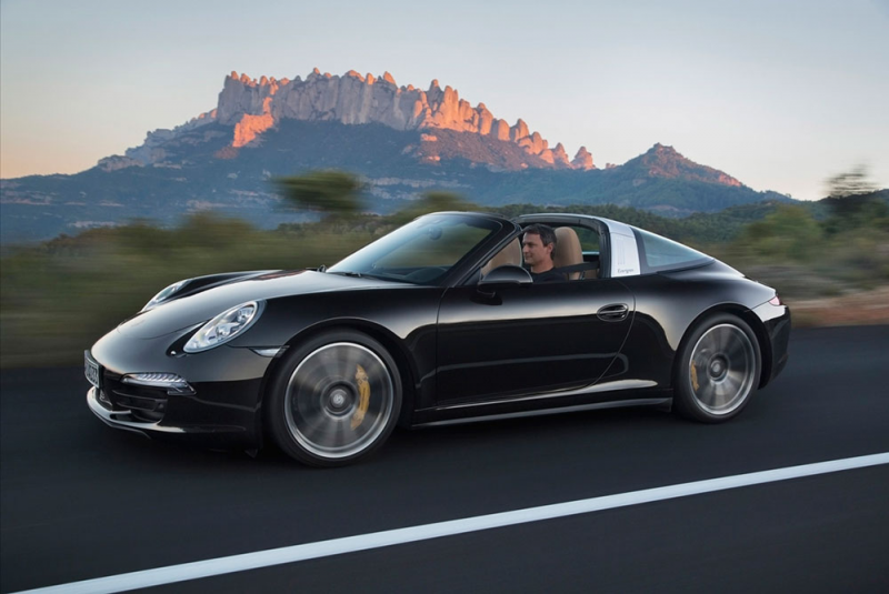 2015-Porsche-911-Targa-going-A