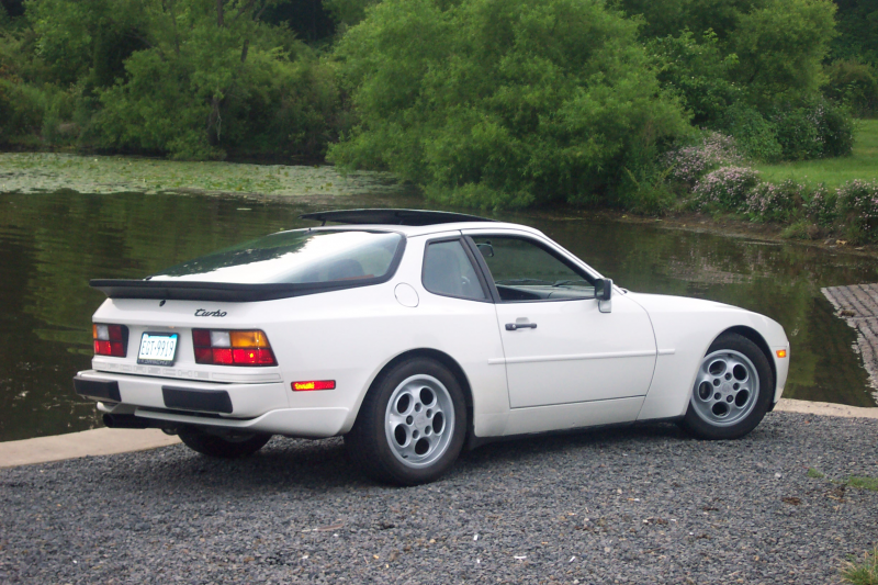 Description 1987 Porsche 944 Turbo.JPG