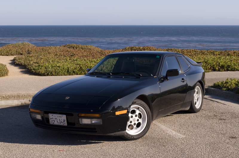 Description 1986 Porsche 944 Turbo.jpg