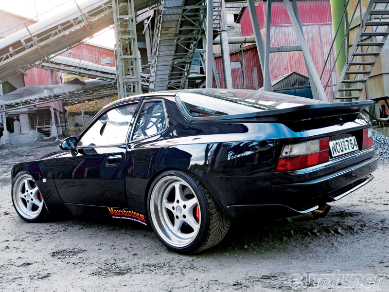 1985 Porsche 944 Side View