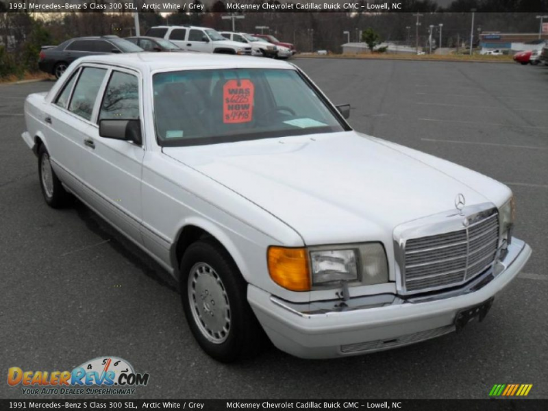 Front 3/4 View of 1991 Mercedes-Benz S Class 300 SEL Photo #5