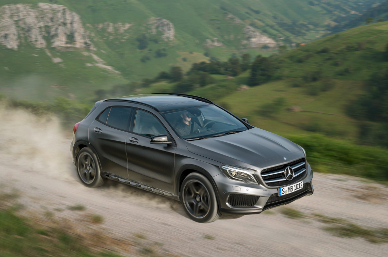 2015 Mercedes Benz Gla Class Front View Off Roading