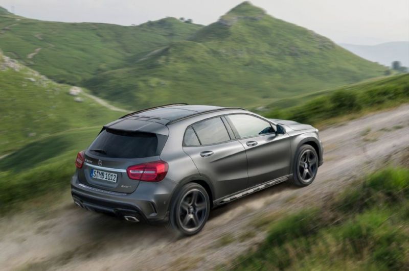 Photos, Wallpapers, 2015-Mercedes-Benz-GLA-Class-rear-view-off-roading