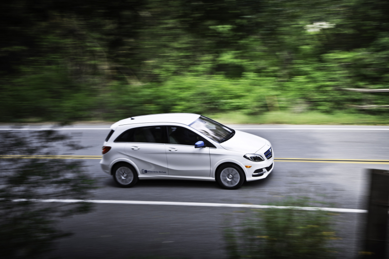 2014 Mercedes Benz B Class Electric Drive top view side in motion