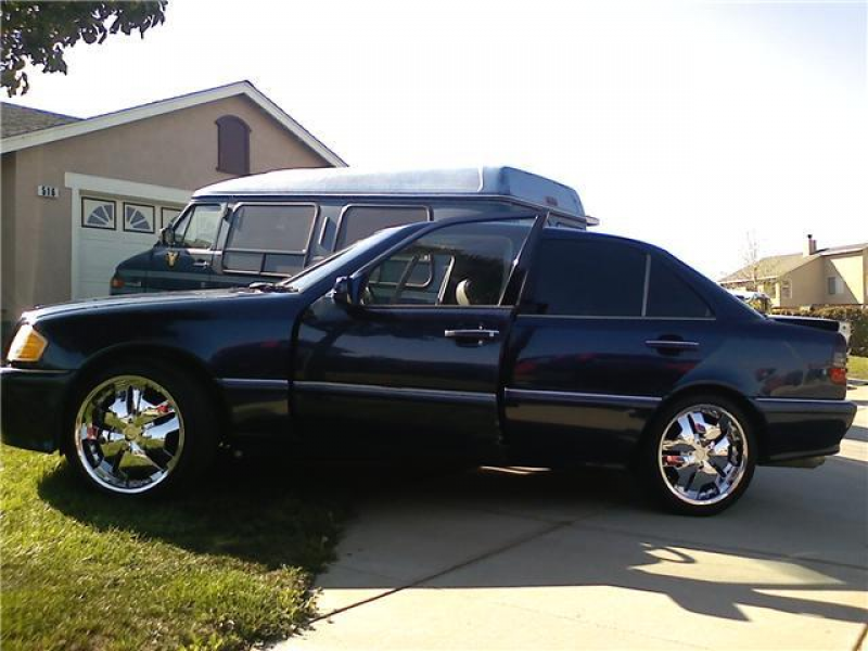 uribe-831's 1998 Mercedes-Benz C-Class on 18s 7...