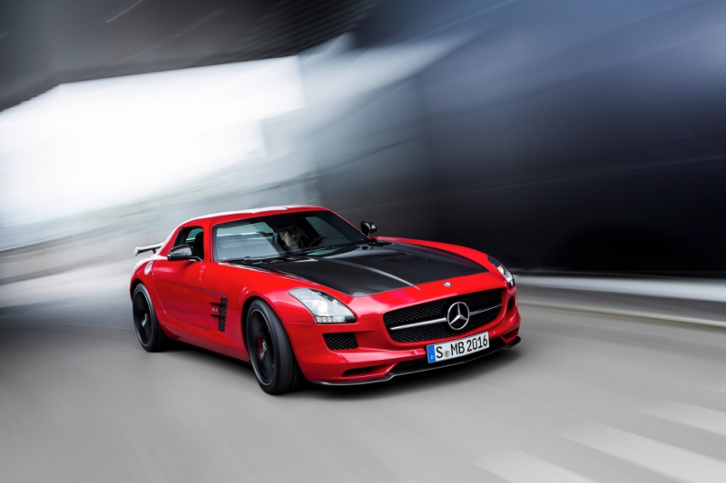 2015 Mercedes-Benz SLS AMG GT Final Edition Makes Debut