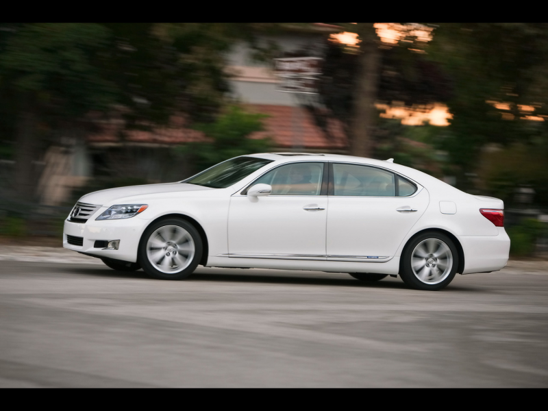 2010 Lexus LS 600h L Hybrid - Side Angle Speed - 1280x960 - Wallpaper