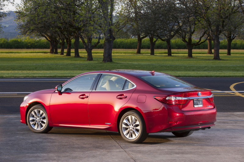 ... You Pick – 2014 Lincoln MKZ Hybrid or Lexus ES 300h? Photo Gallery