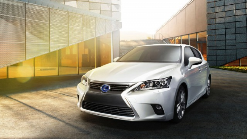 2014 Lexus CT 200h Gets The Spindle Grille