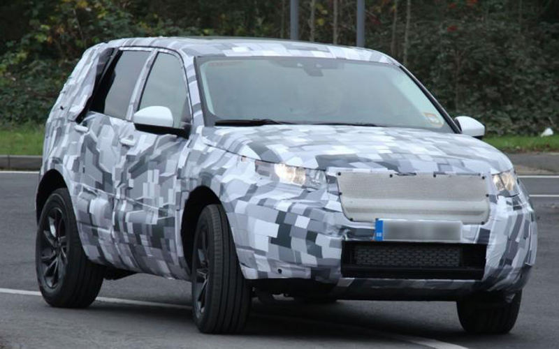 2015 Land Rover LR2 Spy Shots and Redesign