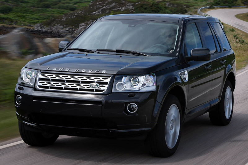 2015 Land Rover LR2 4dr SUV AWD (2.0L 4cyl Turbo 6A) | Front Quarter