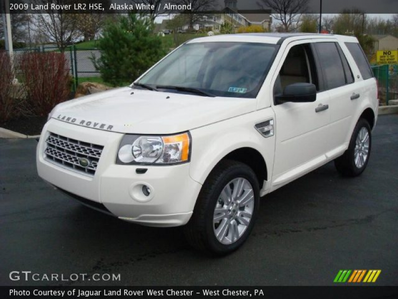 2009 Land Rover LR2 HSE in Alaska White. Click to see large photo.