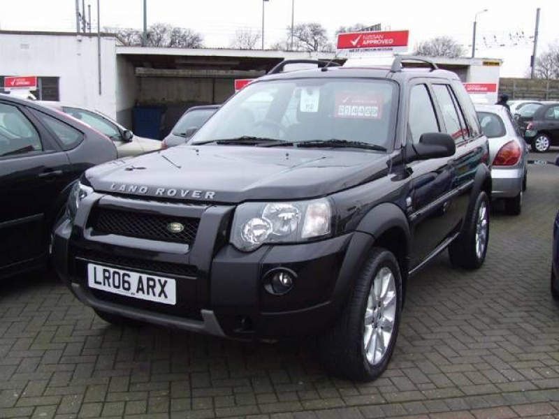 2004 Land Rover Freelander 4 Dr HSE AWD SUV picture
