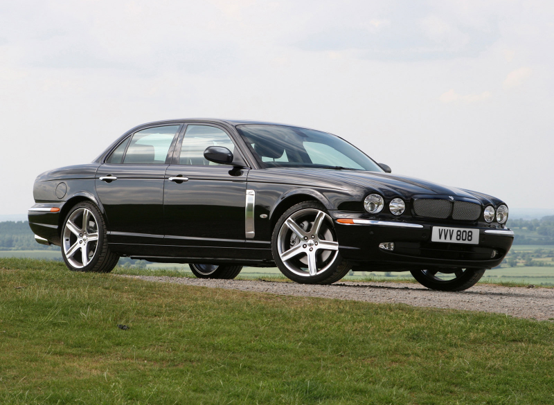 Jaguar XJR Portfolio (2006)