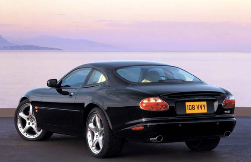 2003 Jaguar XKR 8537303