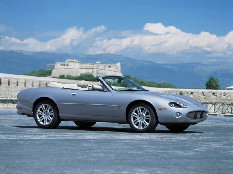 2003 Jaguar XKR Convertible--Silver--Sideview--1280x960