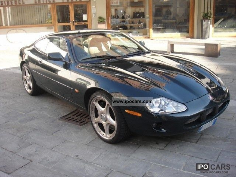2000 Jaguar XKR 4.0 Coupe GOLD FINGHER Sports car/Coupe Used vehicle ...