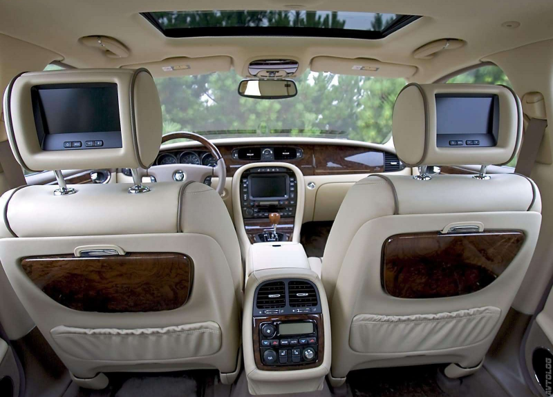 2005 Jaguar XJ Super V8