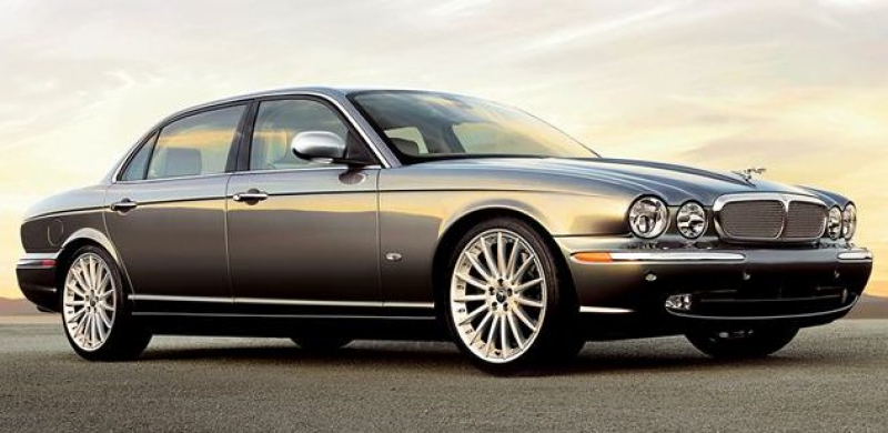 Jaguar Super V8 photos: