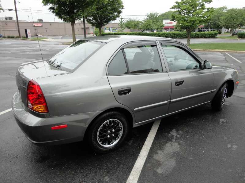 Picture Of 2003 Hyundai Accent Gl Hatchback Exterior