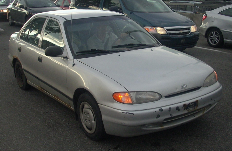 Description 1995-'97 Hyundai Accent Sedan.JPG