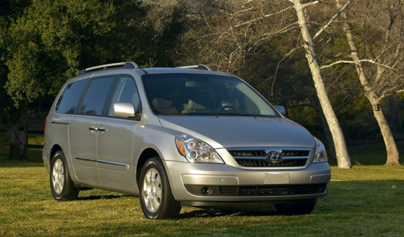 2009 Hyundai Entourage Review