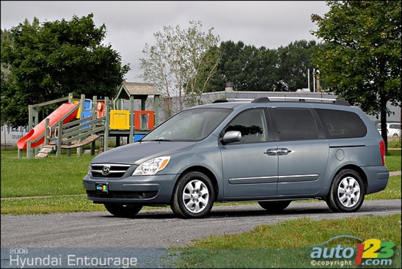 2008 Hyundai Entourage Limited Review: Photo Gallery