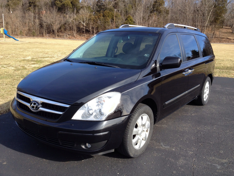 Picture of 2007 Hyundai Entourage 4 Dr Limited, exterior