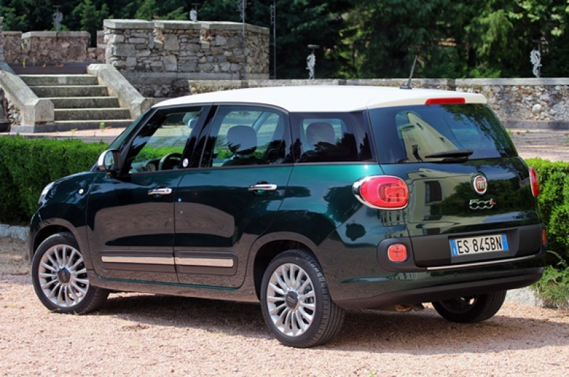2015 Fiat 500L Sub-Compact Crossover