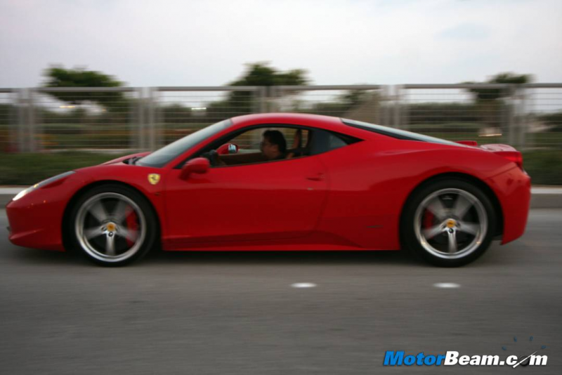 2012_Ferrari_458_Italia_05