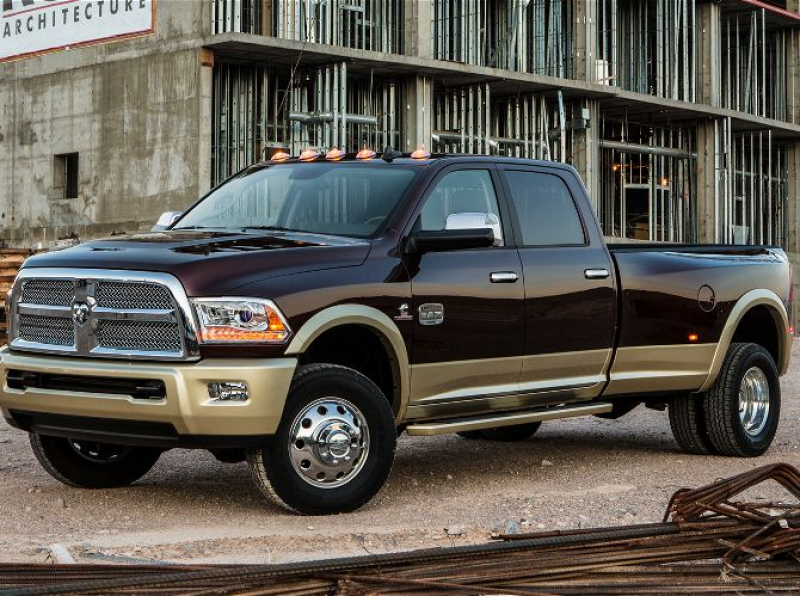 ... , Ford: Ours is More Capable > 2013-ram-3500-heavy-duty-front-04