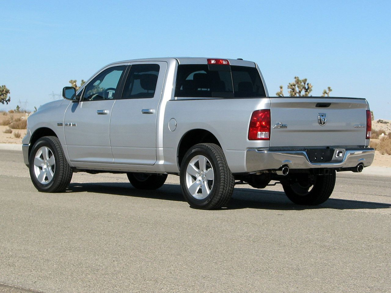 File:2009 Dodge RAM 1500 SLT 4-door pickup -- NHTSA 02.jpg