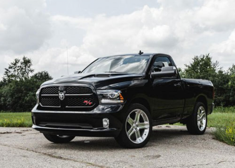 2015-Dodge-Ram-R-T-Hemi-front-angle