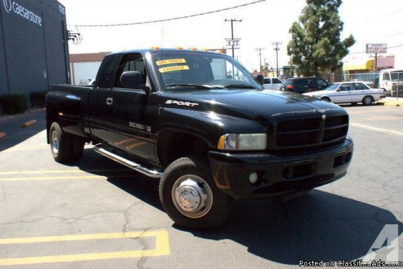 1999 Dodge Ram 3500 for sale in Shadow Hills, California