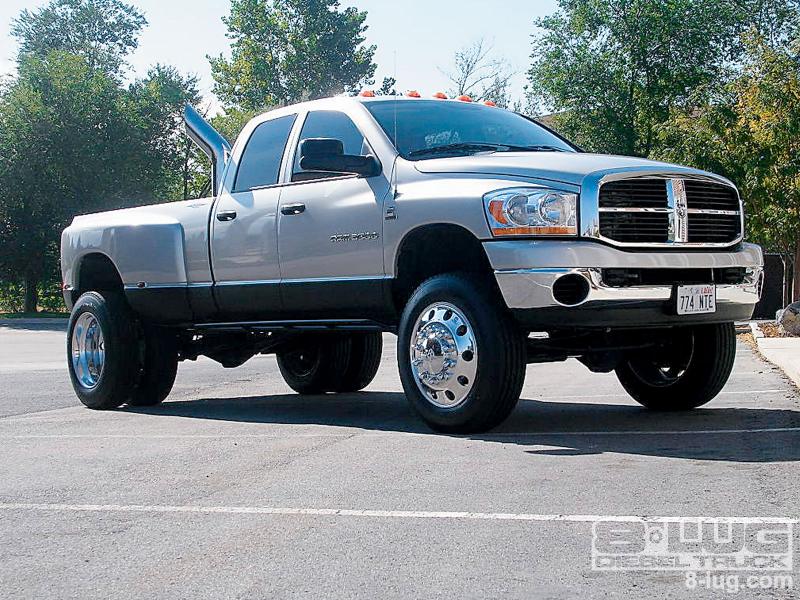2006 Dodge Ram 3500 Right Side Angle