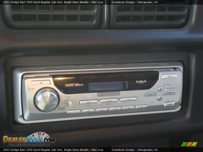 Audio System of 2001 Dodge Ram 1500 Sport Regular Cab 4x4 Photo #12