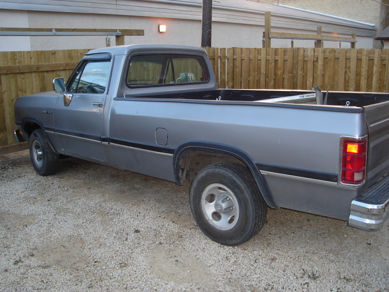 old_ford 1993 Dodge D150 Club Cab 12912242