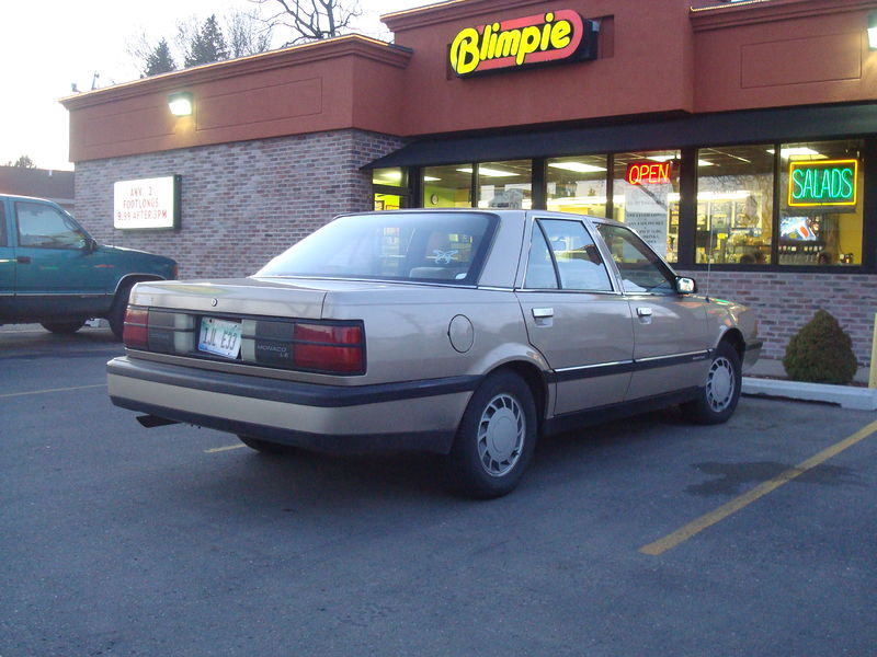 Description 1990-92 Dodge Monaco.JPG