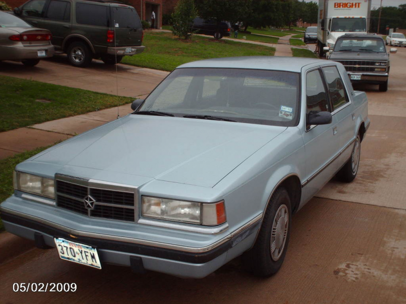 Yzzerdd’s 1992 Dodge Dynasty