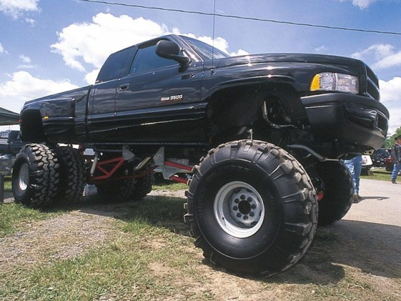 2000 Dodge Ram 3500. What a sweet ride even though I would never drive ...