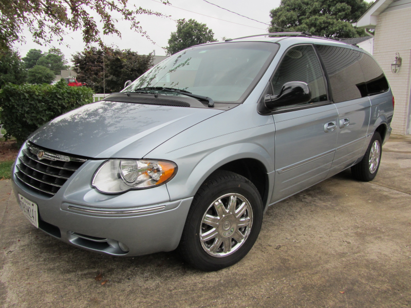 Picture of 2006 Chrysler Town & Country Limited, exterior