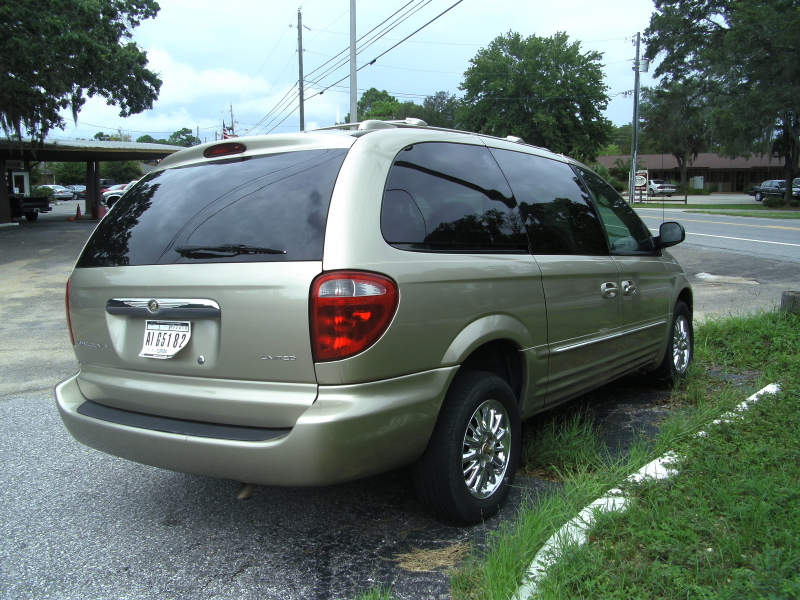 2002 Chrysler Town & Country Limited FWD