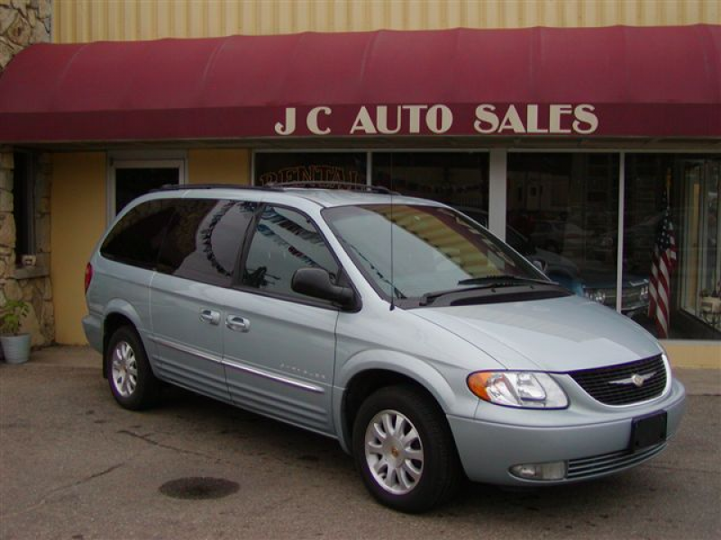 2002 Chrysler Town & Country LX FWD