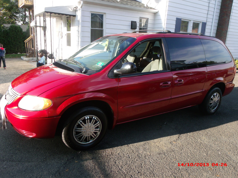 2002 Chrysler Town & Country eL picture, exterior