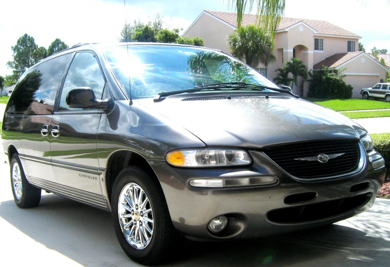 Picture of 1999 Chrysler Town & Country Limited, exterior