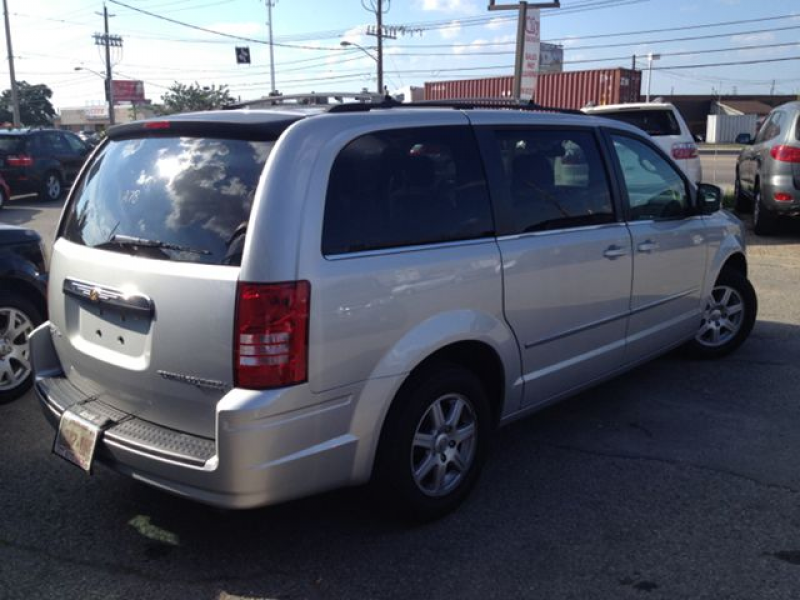 2010 Chrysler Town and Country ***TOURING***POWER DOORS*** in ...