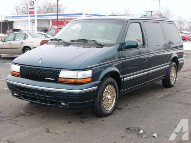1994 Chrysler Town & Country for sale in Muncie, Indiana